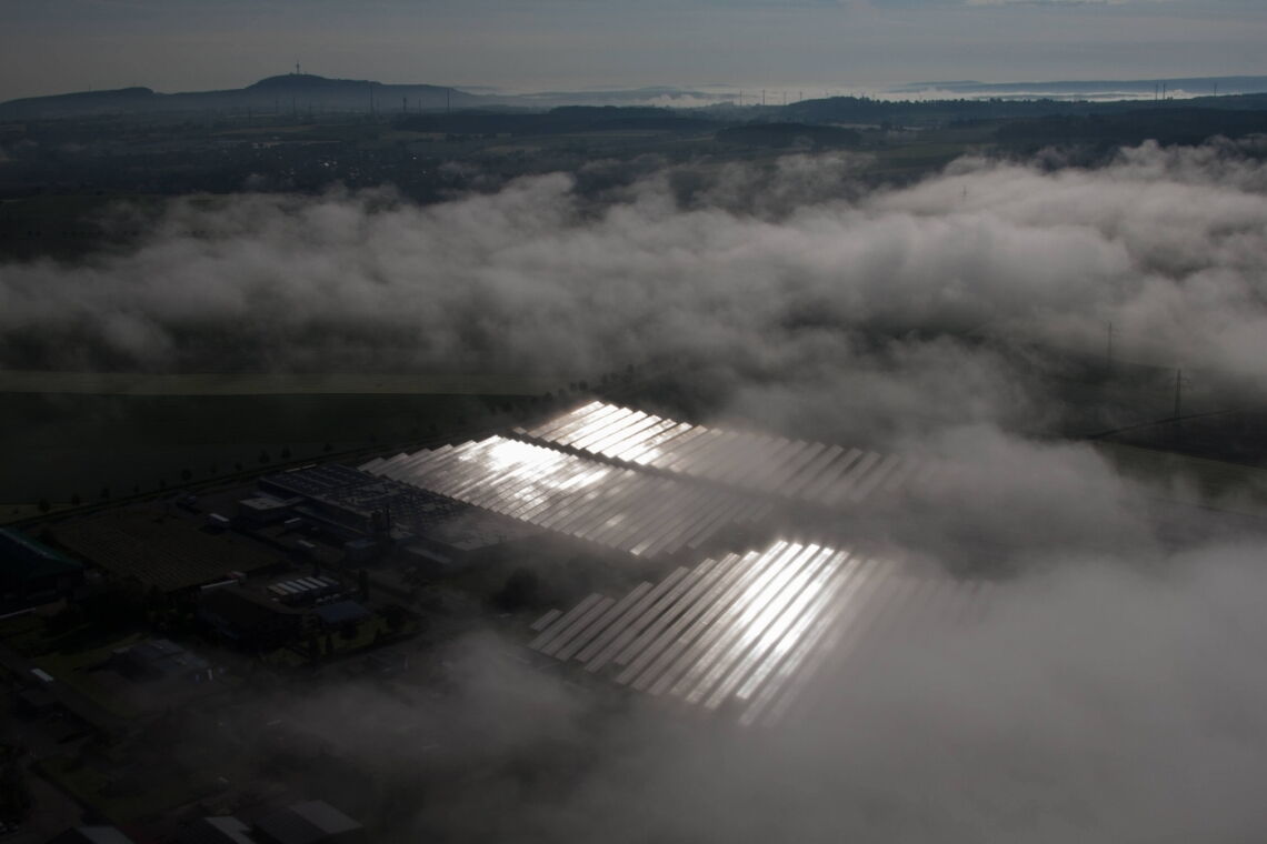 Solarparks wie hier in NRW haben inzwischen einen hohen technischen Reifegrad erreicht. Staatliche Förderungen seien damit überflüssig, meinen Kritiker der Erneuerbare-Energien-Richtlinie. Doch EU und Bundesregierung sehen das anders.